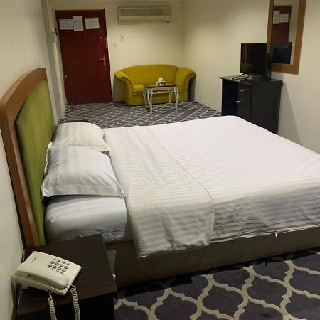 Al Aziziyah Hotel And Suites 카미스무샤야트 외부 사진