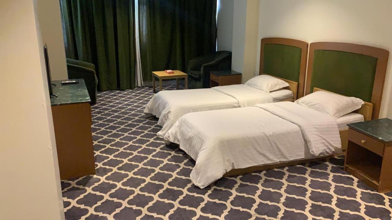 Al Aziziyah Hotel And Suites 카미스무샤야트 외부 사진