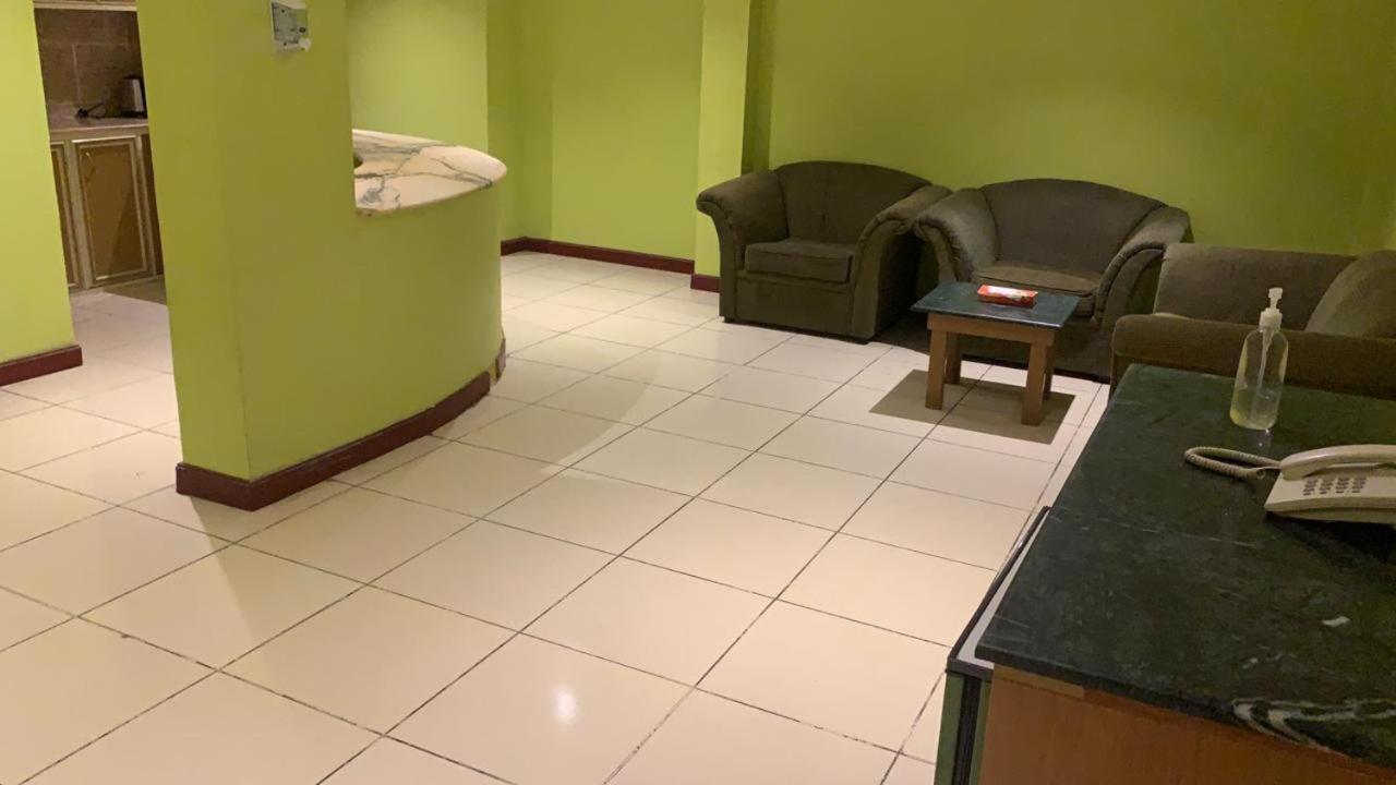 Al Aziziyah Hotel And Suites 카미스무샤야트 외부 사진