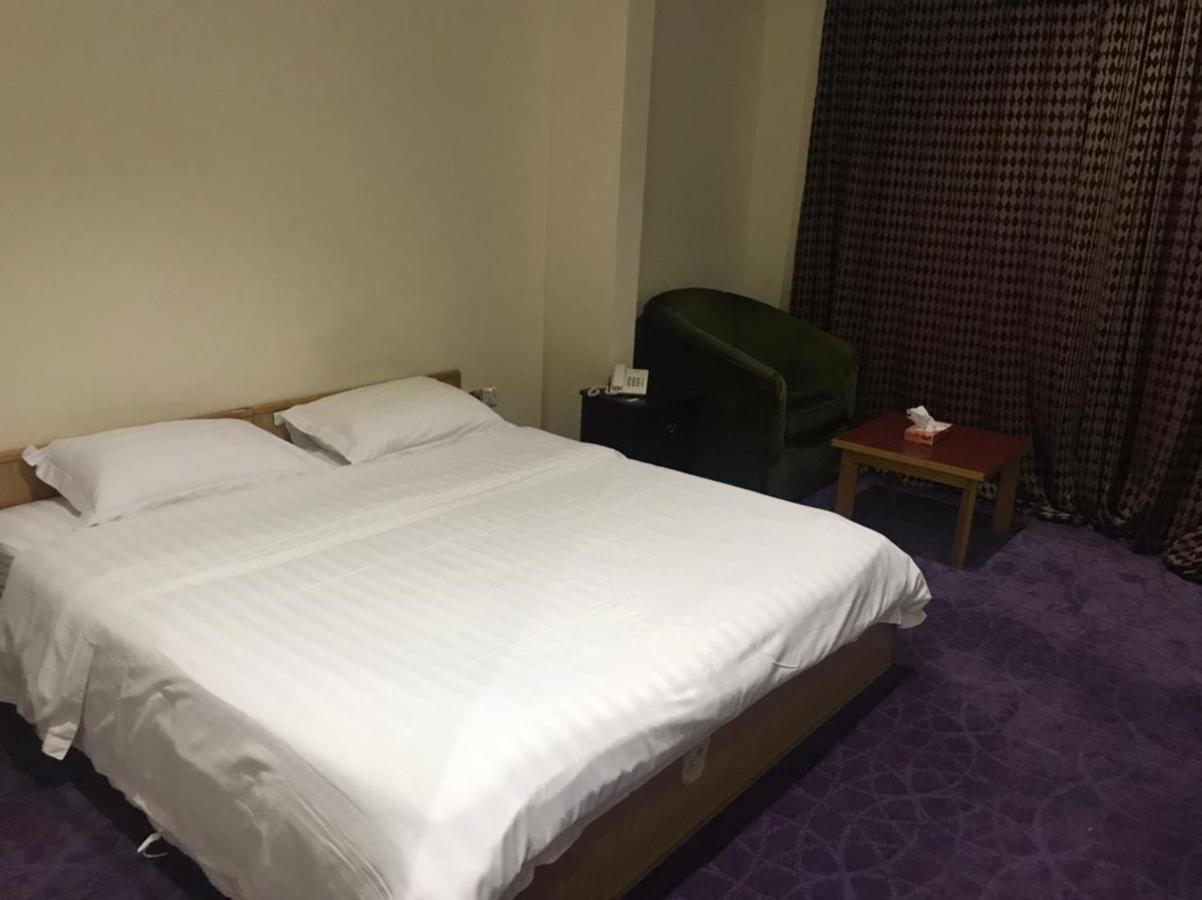 Al Aziziyah Hotel And Suites 카미스무샤야트 외부 사진