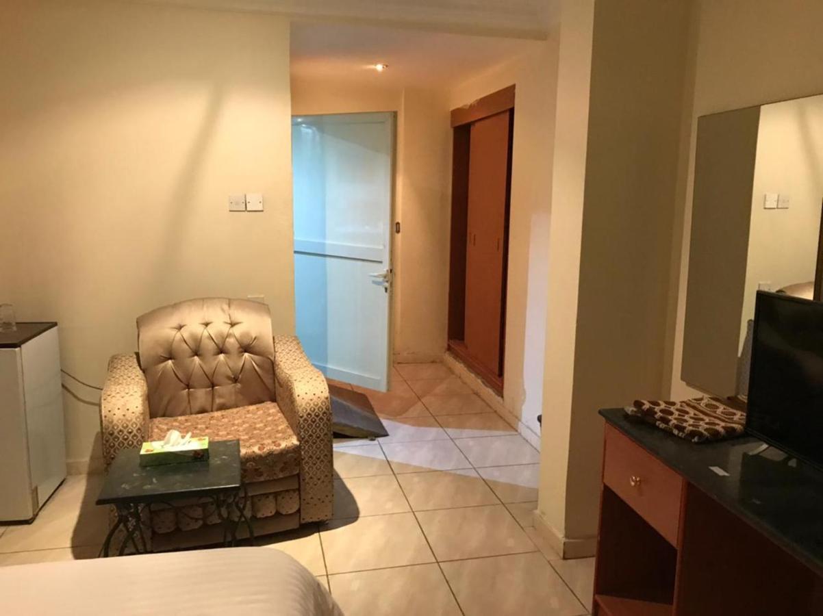 Al Aziziyah Hotel And Suites 카미스무샤야트 외부 사진