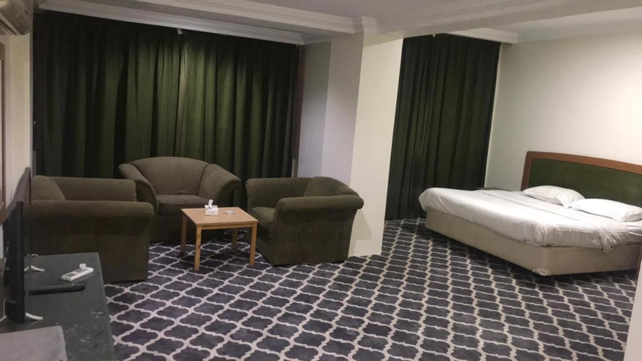 Al Aziziyah Hotel And Suites 카미스무샤야트 외부 사진