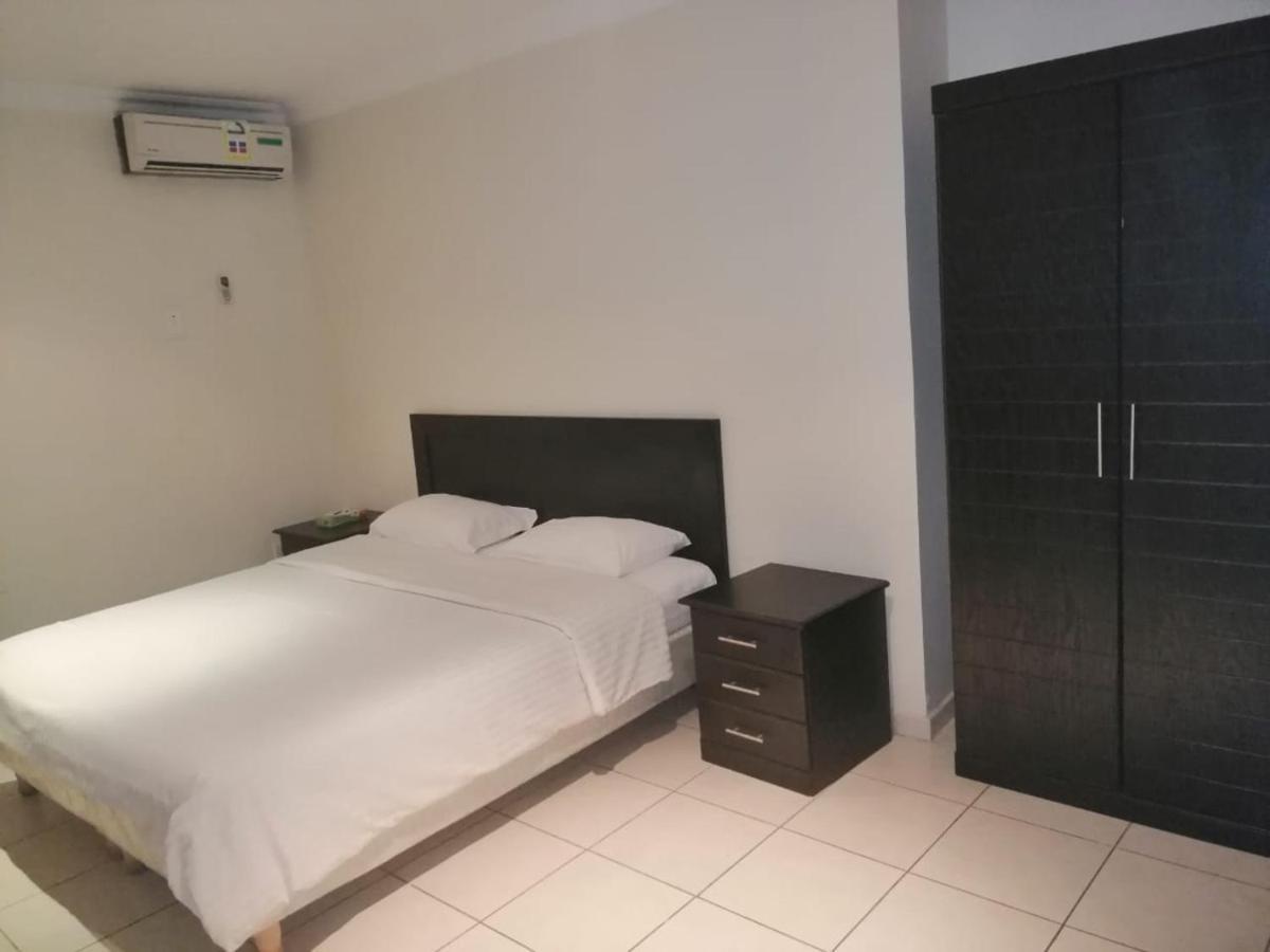 Al Aziziyah Hotel And Suites 카미스무샤야트 외부 사진
