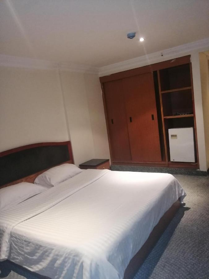 Al Aziziyah Hotel And Suites 카미스무샤야트 외부 사진